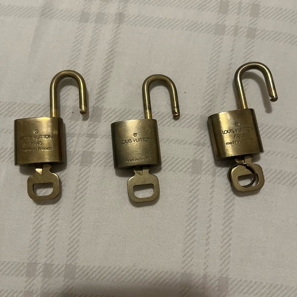 Louis Vuitton lock - Picture 1 of 4